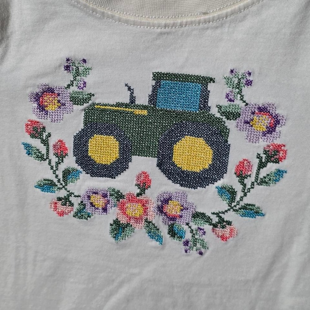 John Deere Toddler Girl 2T Cream Needlepoint Long Slv Floral Tractor Graphic Tee